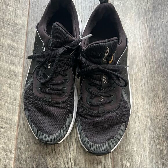 Nike Women’s Air Max Bella TR 3 CJ0842-005 Black Gold Size 8 Gym Athletic Shoes - Picture 4 of 12